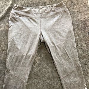 Womens Lands End Gray Capri Leggings Size 14-16/ Large Petite.